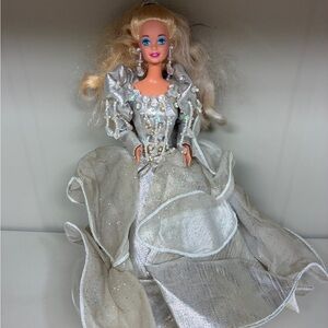 1992 Happy Holidays Special Edition Barbie Doll Mattel